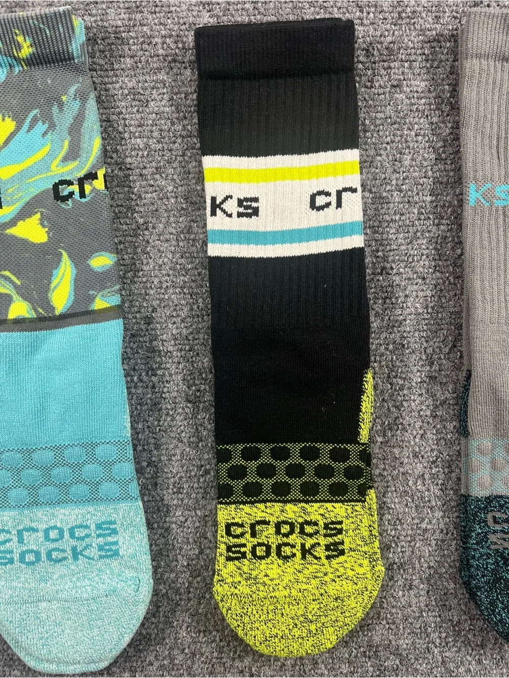 Crocs unisex size M Performance Crew Socks 3 pair -      0033